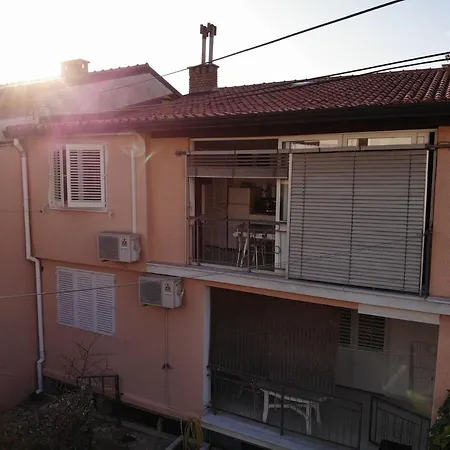 Luco Near The And Center Gasthuis Poreč